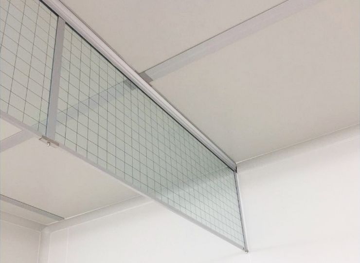 夹丝玻璃挡烟垂壁的特点是什么？